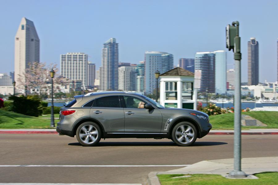  Infiniti FX50 2009 года  (фото 55 из 110)